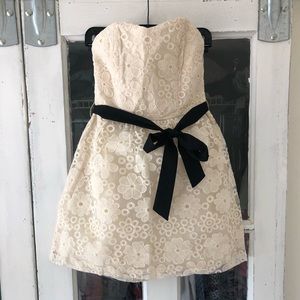 Max and Riley lace lined dress or top Small 🍒